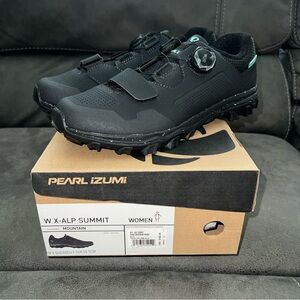 Pearl Izumi women’s 9.5 eu42 Black X-ALP Summit mountain biking Shoes